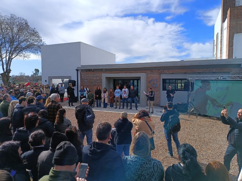 Inauguraron el Centro Deportivo y Recreativo Municipal 